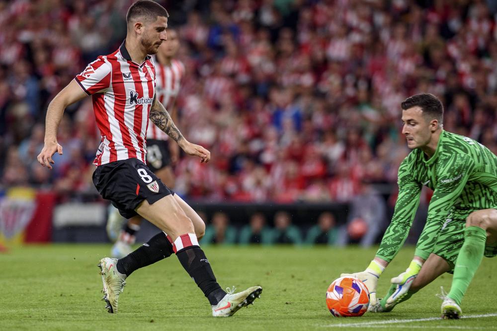 维尼修斯在所有体育场继续制造混乱