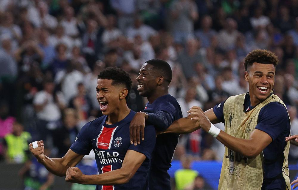 环足奖年度最佳总监候选：坎波斯、爱德华兹&理查德-休斯在列